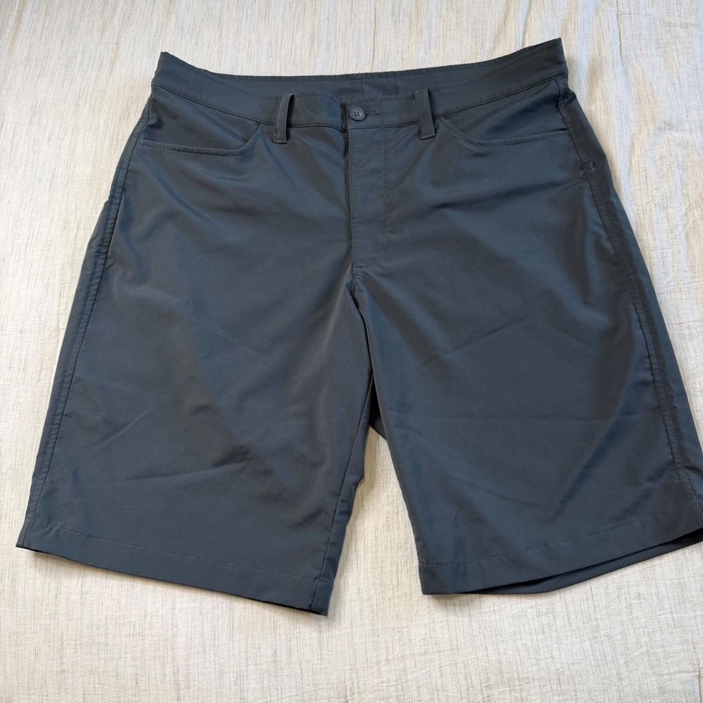 Under Armour Mens 36 Blue HeatGear Golf Shorts Loose Fit Athletic Performance